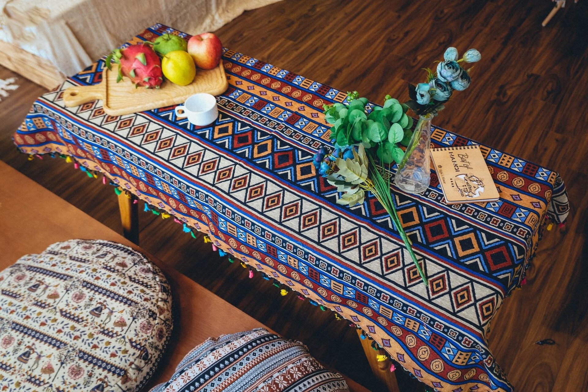 phòng ngủ Vintage: Khăn trải bàn cổ điển